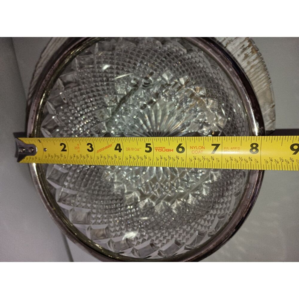 Vintage - Two Cut Glass Serving Bowls with Silver-Plated Rims Pre-Owned) - Picture 8 of 10
